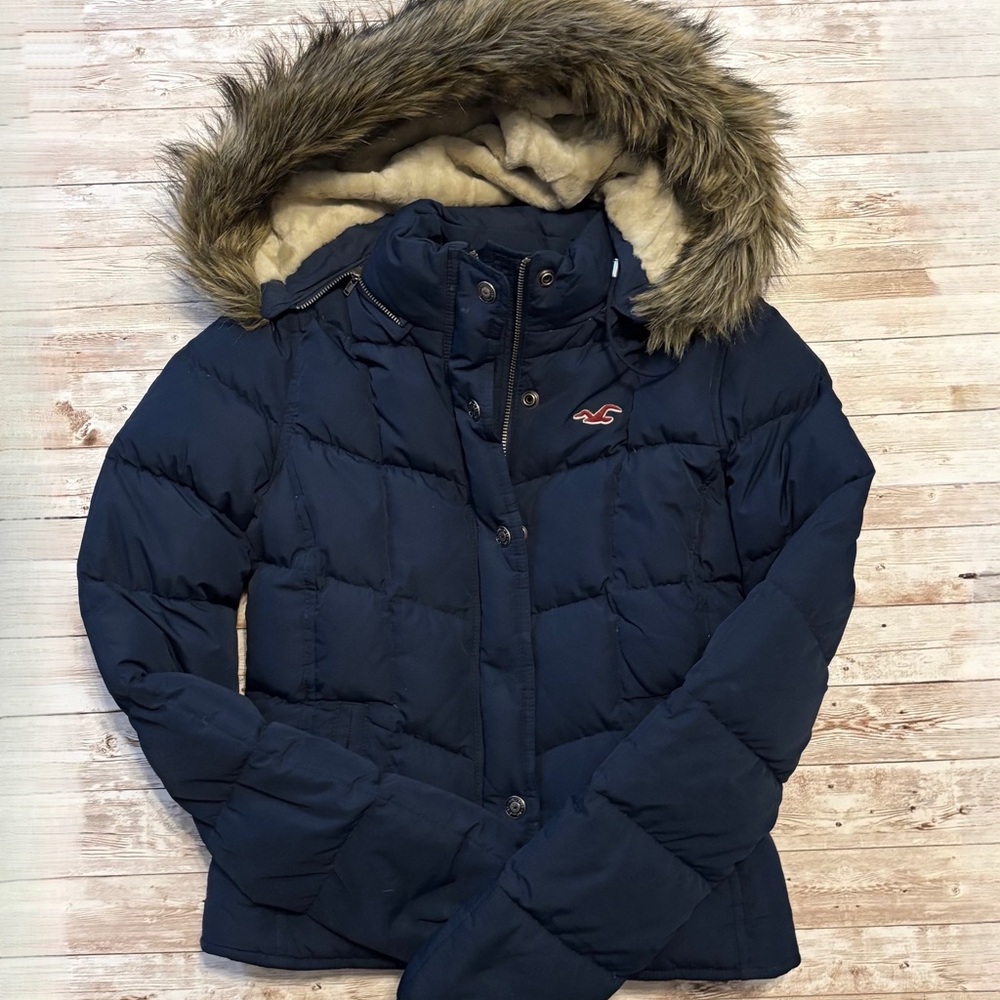 Hollister Women's Dark Blue Puffer Coat with Faux Fur Trim